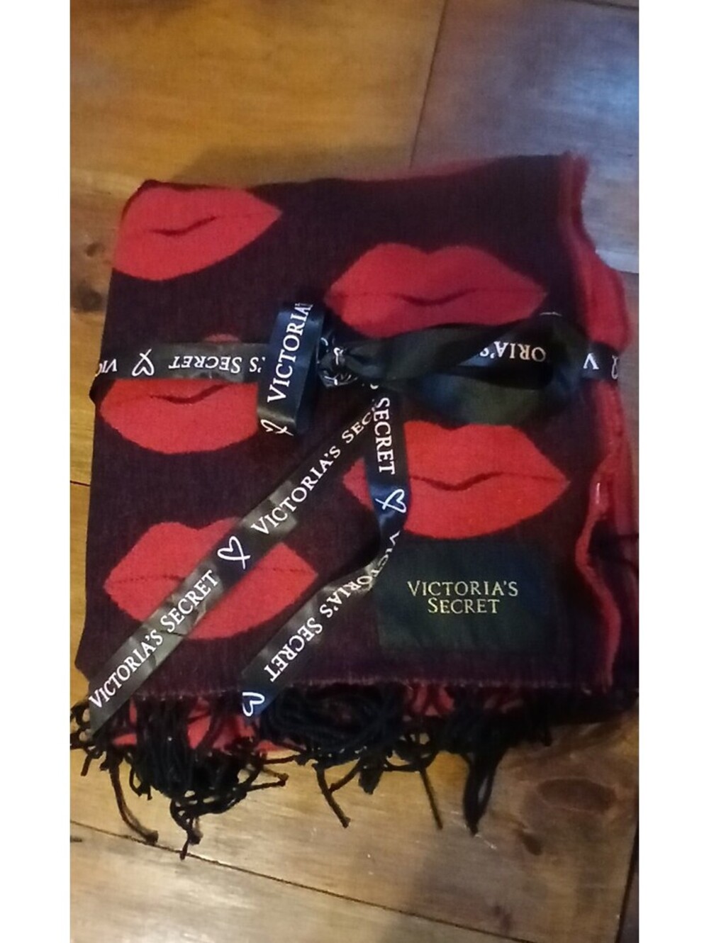 Victoria's Secret Reversible Lips Print Throw. Red/Black. NEW